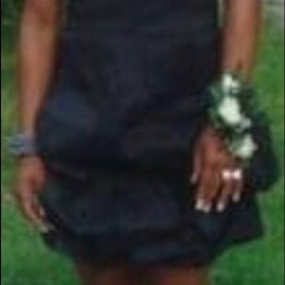 Dress - Picture 5 of 7